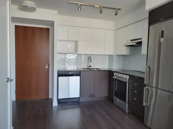 120 Varna DR #820, Toronto C04, ON M6A 0B3