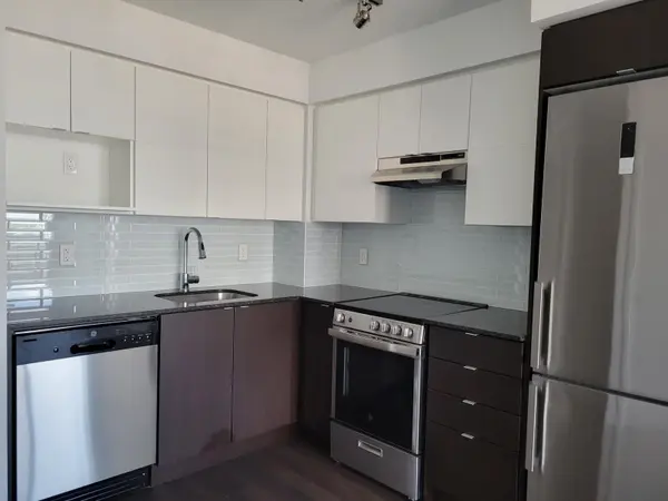 120 Varna DR #820, Toronto C04, ON M6A 0B3