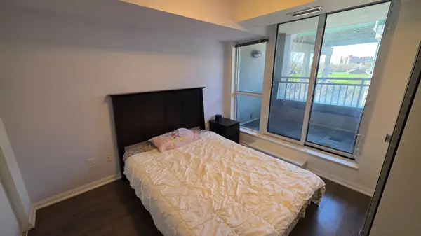 35 Bastion ST #522, Toronto C01, ON M5V 0C2