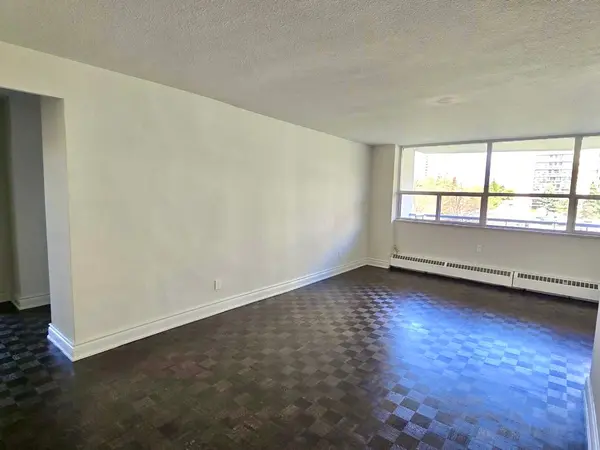 35 Esterbrooke AVE #215, Toronto C15, ON M2J 2C6