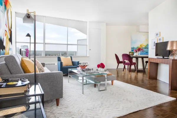 150 Graydon Hall DR #1512, Toronto C13, ON M3A 3B3