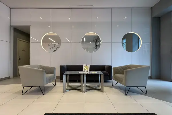 20 Meadowglen PL #1506, Toronto E09, ON M1G 0A9