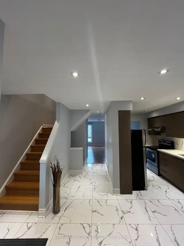 102 Seamist CRES, Toronto E07, ON M1V 3K4