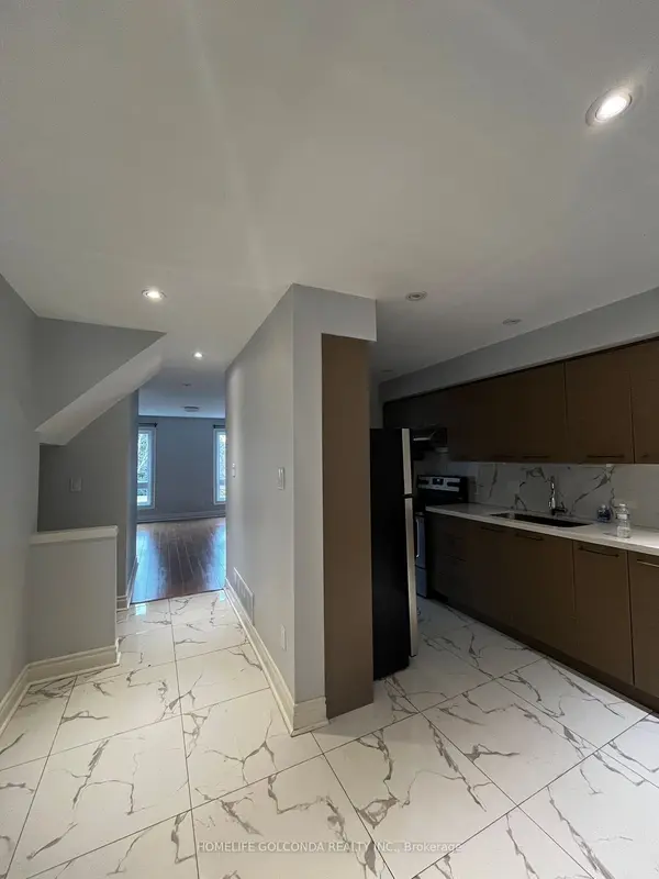 102 Seamist CRES, Toronto E07, ON M1V 3K4