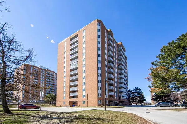 15 Sewells RD #204, Toronto E11, ON M1B 3V7