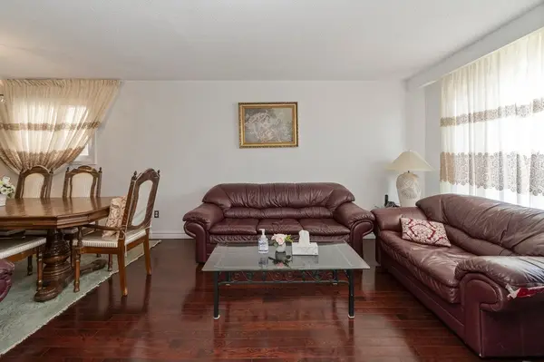 402 Kingston RD, Toronto E02, ON M4L 1T9