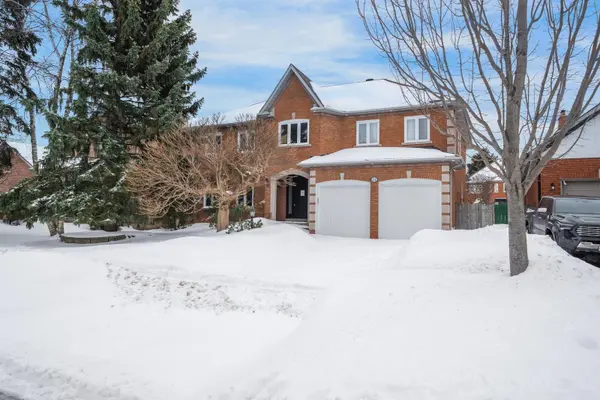 2A Chiltern HL, Richmond Hill, ON L4B 3B9