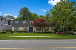 24 Laureleaf RD, Markham, ON L3T 2X5