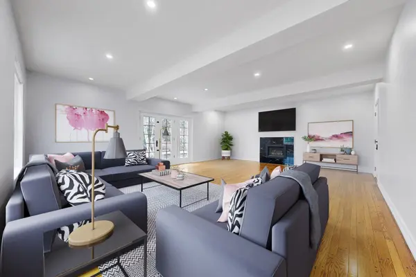 24 Laureleaf RD, Markham, ON L3T 2X5