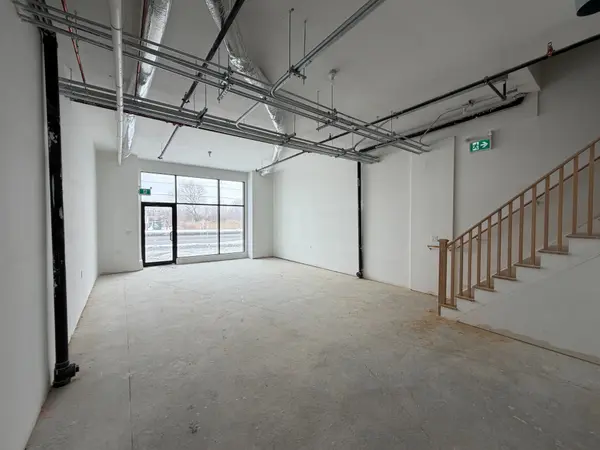 200 Dissette ST #5, Bradford West Gwillimbury, ON L3Z 4M2