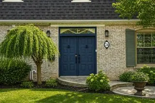 24 Laureleaf RD, Markham, ON L3T 2X5