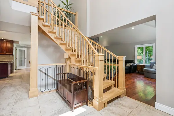 19 Gillespie TRL S, Essa, ON L3W 0V1