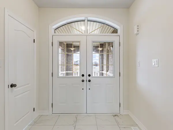 63 Fenn CRES, New Tecumseth, ON L9R 0X3