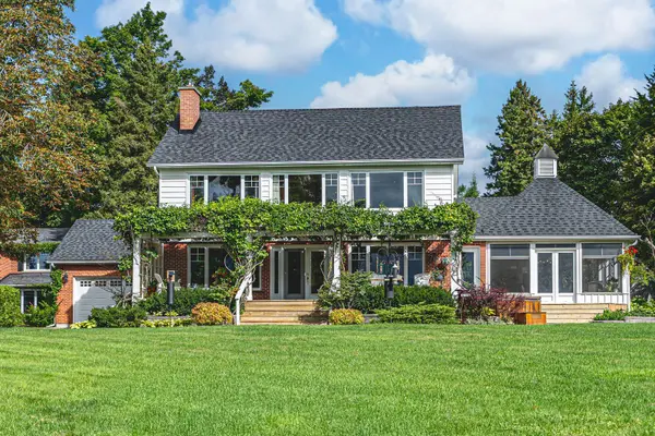 150 Collingwood ST, Barrie, ON L4M 5M3