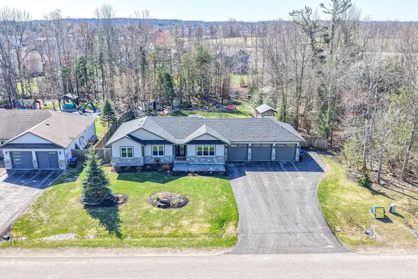 1975 Confederation DR, Severn, ON L3V 7L1