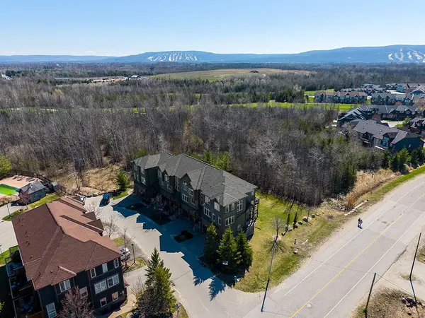 69 Joseph TRL #P95, Collingwood, ON L9Y 0J3