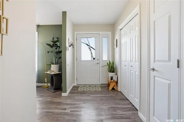 163 Lloyd CRESCENT, Regina, SK S4R 6B9