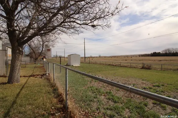 310-320 Railway AVENUE W, Val Marie, SK S0N 2T0