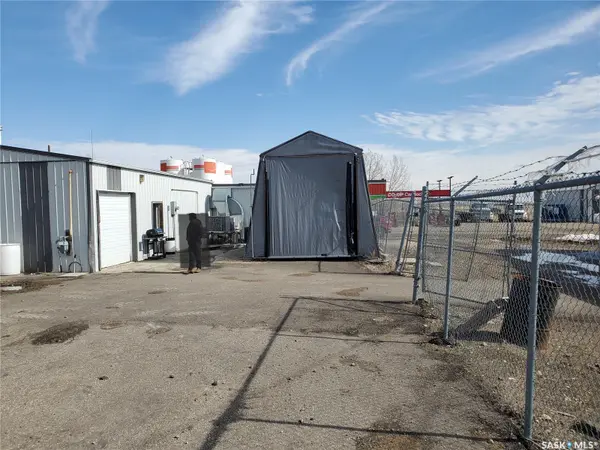 102 Railway AVENUE N, Cabri, SK S0N 0J0