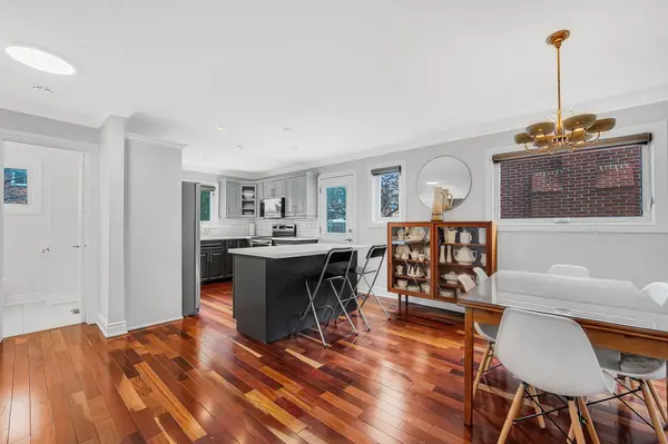 4241 Anworld PL, Mississauga, ON L4W 2W1