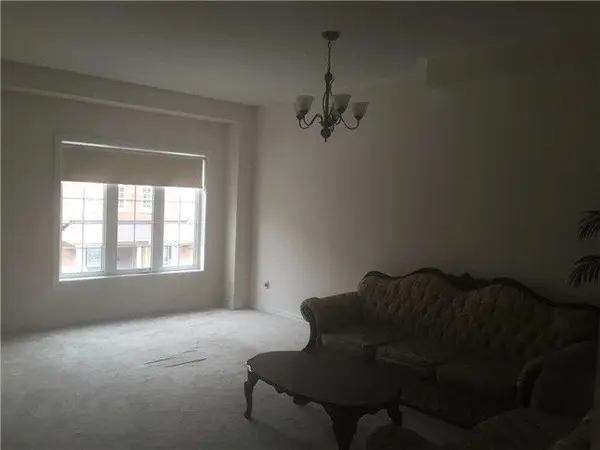 10 Urbana RD, Brampton, ON L6Y 0R6