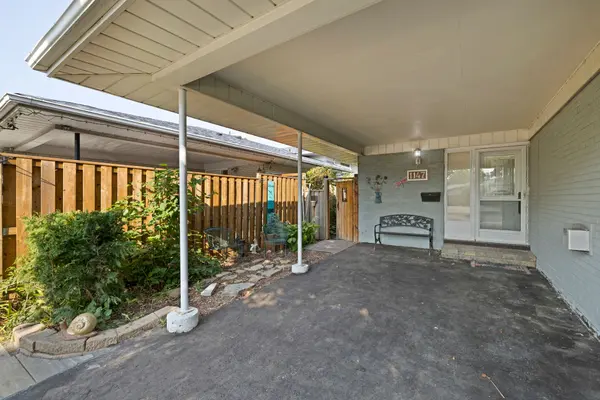 1147 Saturnia CRES, Mississauga, ON L4Y 2M2