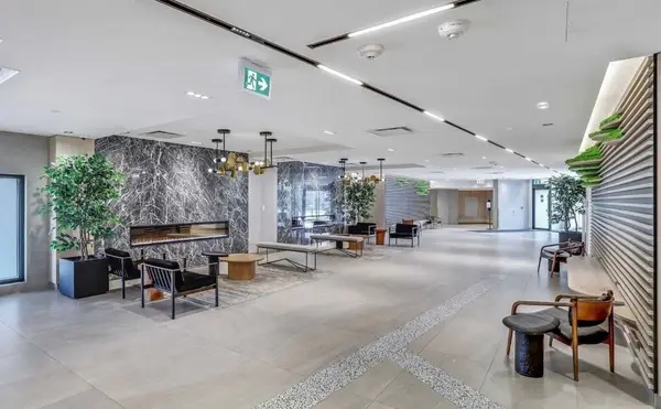 60 George Butchart DR #409, Toronto W05, ON M3K 0E1