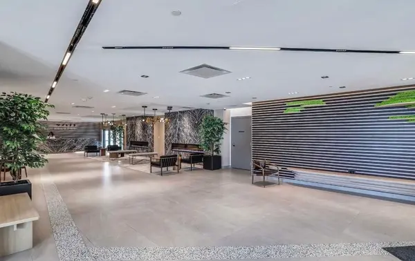 60 George Butchart DR #409, Toronto W05, ON M3K 0E1