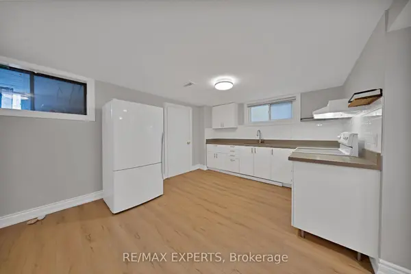 934 Beechwood AVE #Lower, Mississauga, ON L5G 4E2