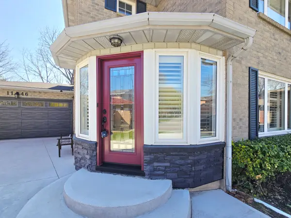 1146 Campbell CT, Burlington, ON L7S 1Z7