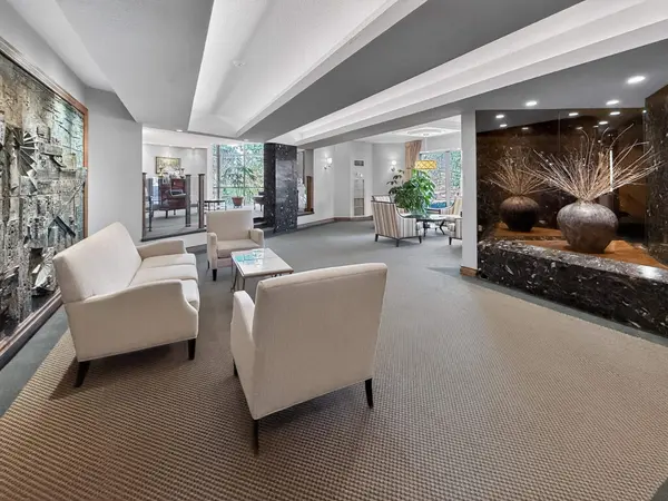 2000 Islington AVE #2211, Toronto W09, ON M9P 3S7