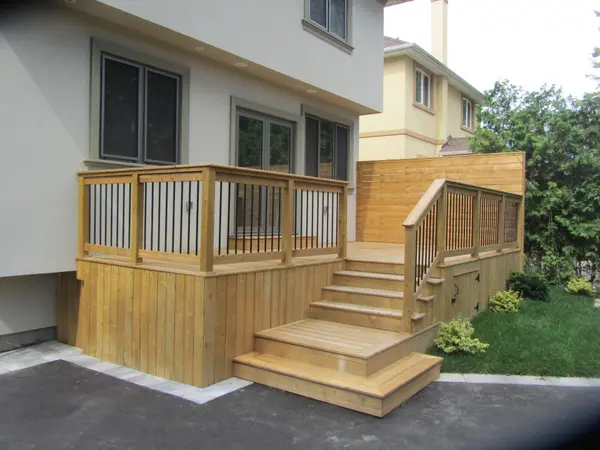 33 Cloverhill RD, Toronto W07, ON M8Y 1T1