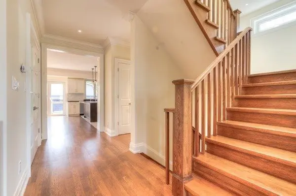 33 Cloverhill RD, Toronto W07, ON M8Y 1T1