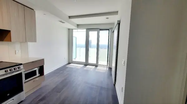 3900 Confederation Pkwy #4408, Mississauga, ON L5B 0M3