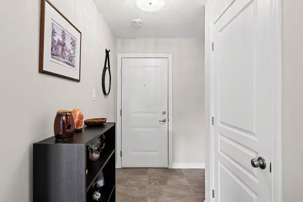 340 Tribeca Private #13, Barrhaven, ON K2J 6B4