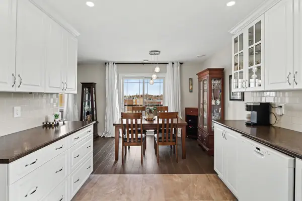 340 Tribeca Private #13, Barrhaven, ON K2J 6B4