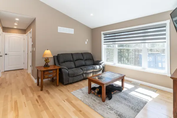 234 Main ST N, Burk's Falls, ON P0A 1C0