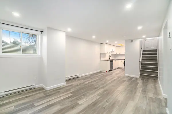 22 Dollard ST #B, Russell, ON K0A 1W0