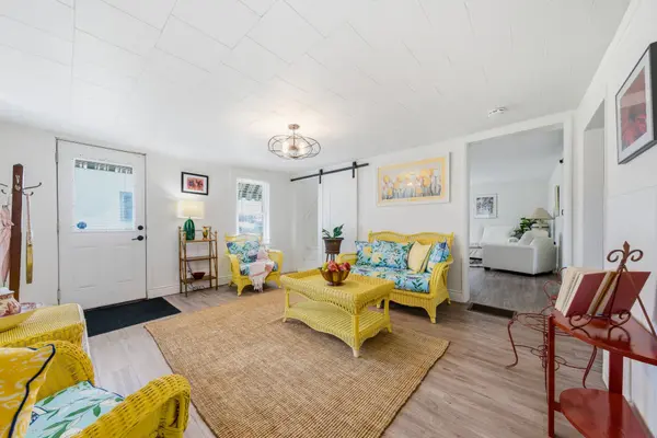 392 Picton Main ST, Prince Edward County, ON K0K 2T0