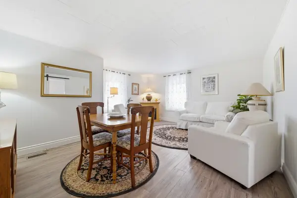 392 Picton Main ST, Prince Edward County, ON K0K 2T0