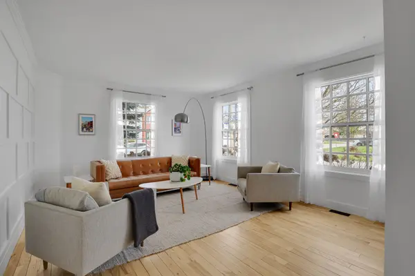 30 Birkett ST, Barrhaven, ON K2J 2V1