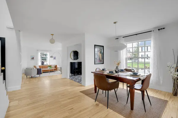 30 Birkett ST, Barrhaven, ON K2J 2V1