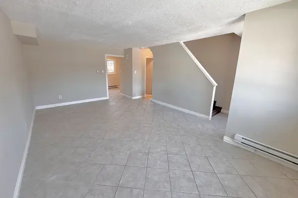 1200 Cheapside ST #28, London East, ON N5Y 5J6