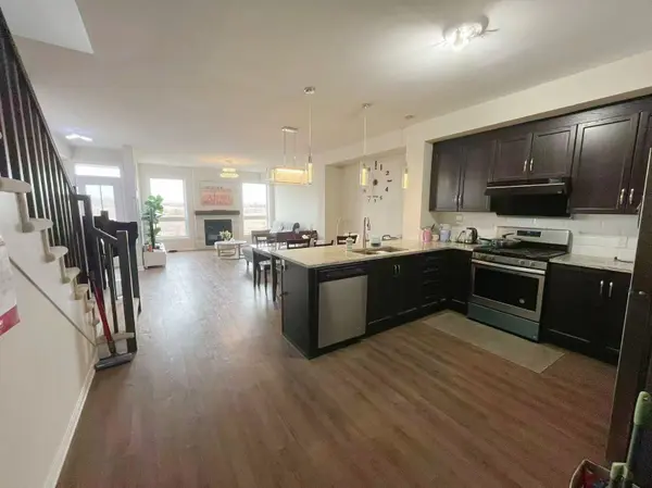 100 Escarpment CRES, Kanata, ON K2T 0L8
