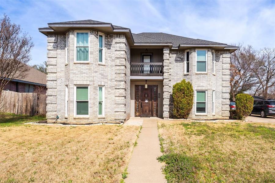 203 Hillside Drive, Kennedale, TX 76060