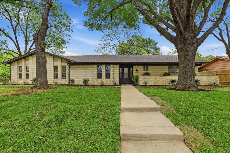 4201 Dawn Drive, Benbrook, TX 76116