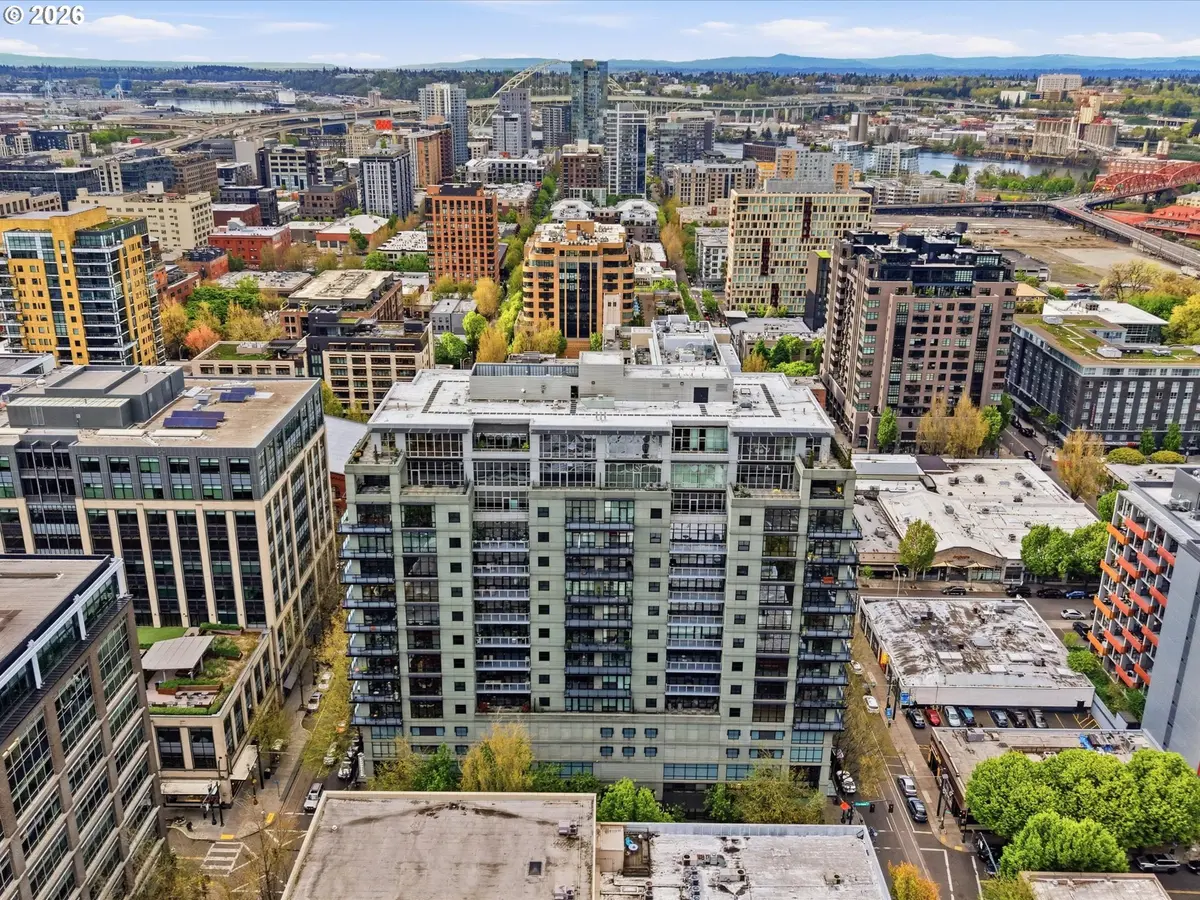 1025 NW COUCH ST, Portland, OR 97209