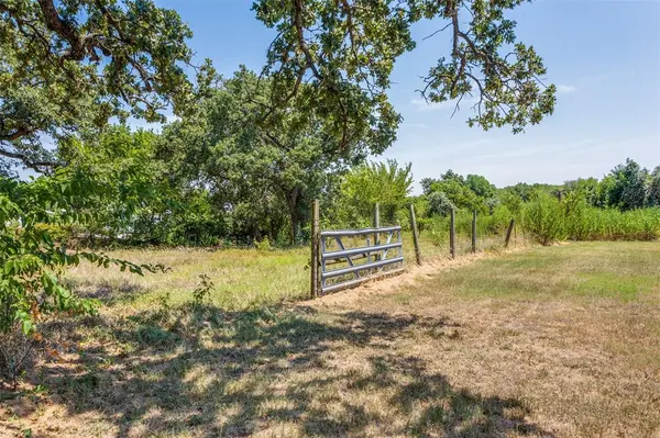 7329 Drury Cross Road, Burleson, TX 76028