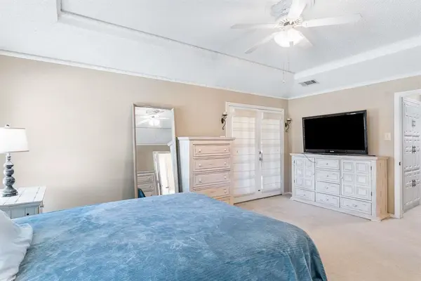 1008 Nottingham Drive, Carrollton, TX 75007