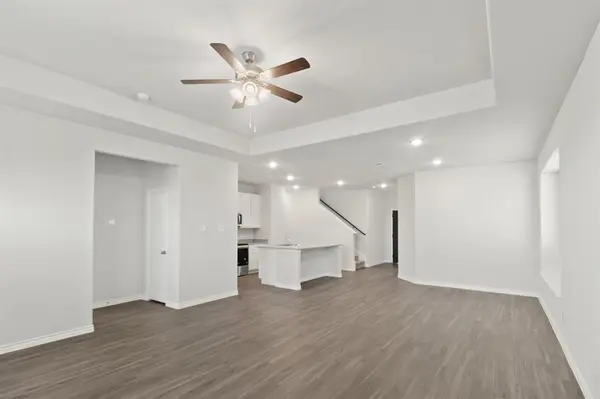 1020 Wingjet Way, Fort Worth, TX 76131